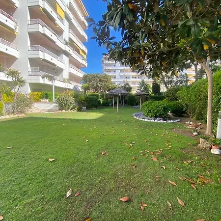 Διαμέρισμα Lujoso Piso Enfrente De Playa De Fenals, 2 Terrazas *