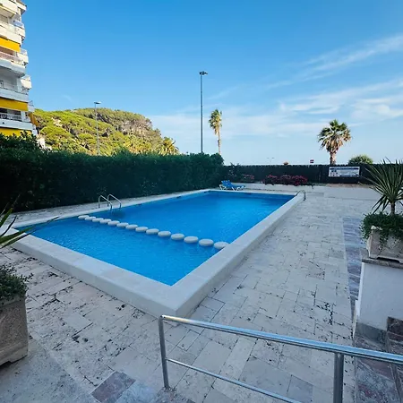 Διαμέρισμα Lujoso Piso Enfrente De Playa De Fenals, 2 Terrazas *